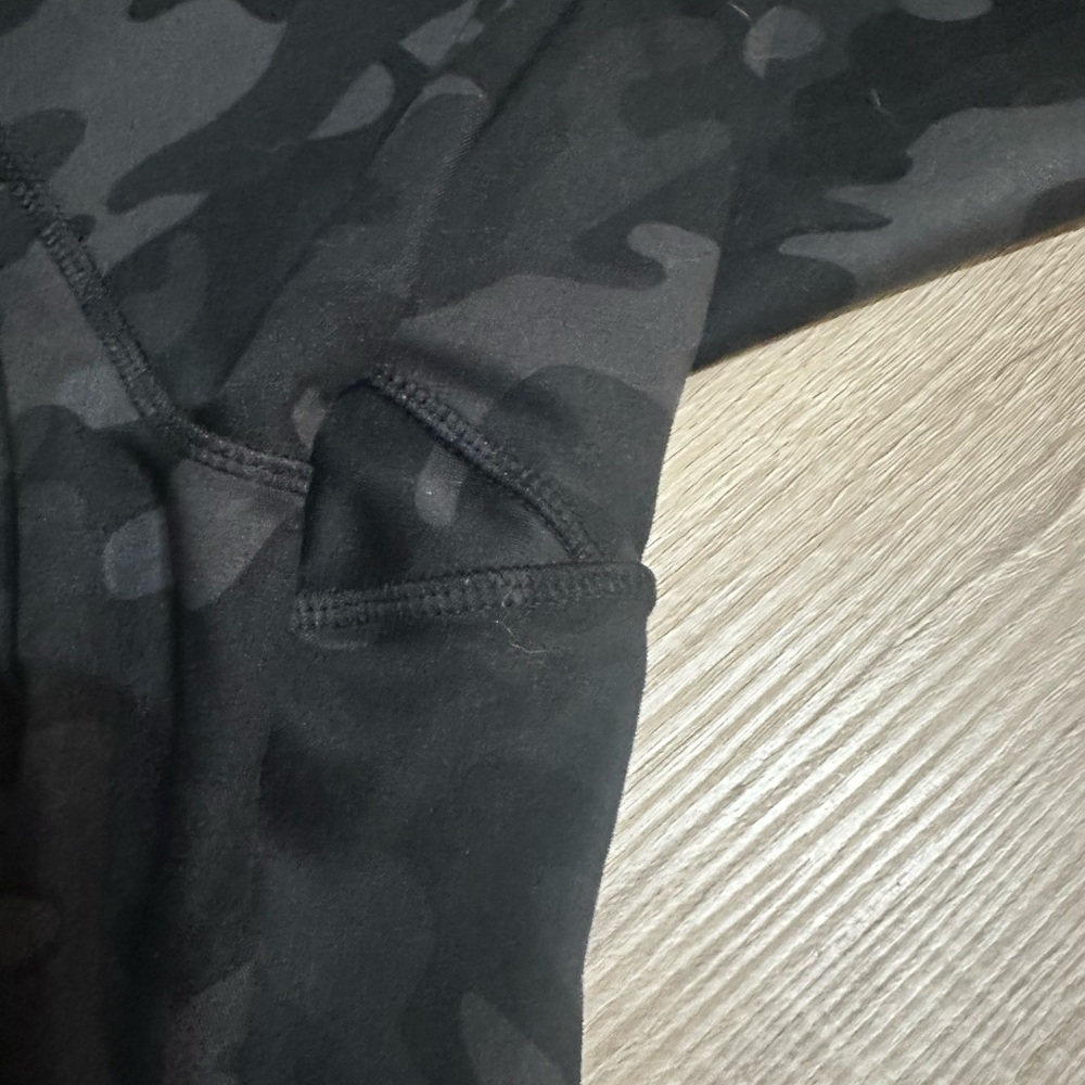 Danskin Women's Camo Bike Shorts (bundle‎ 2) - Black. Size large. - Picture 4 of 11